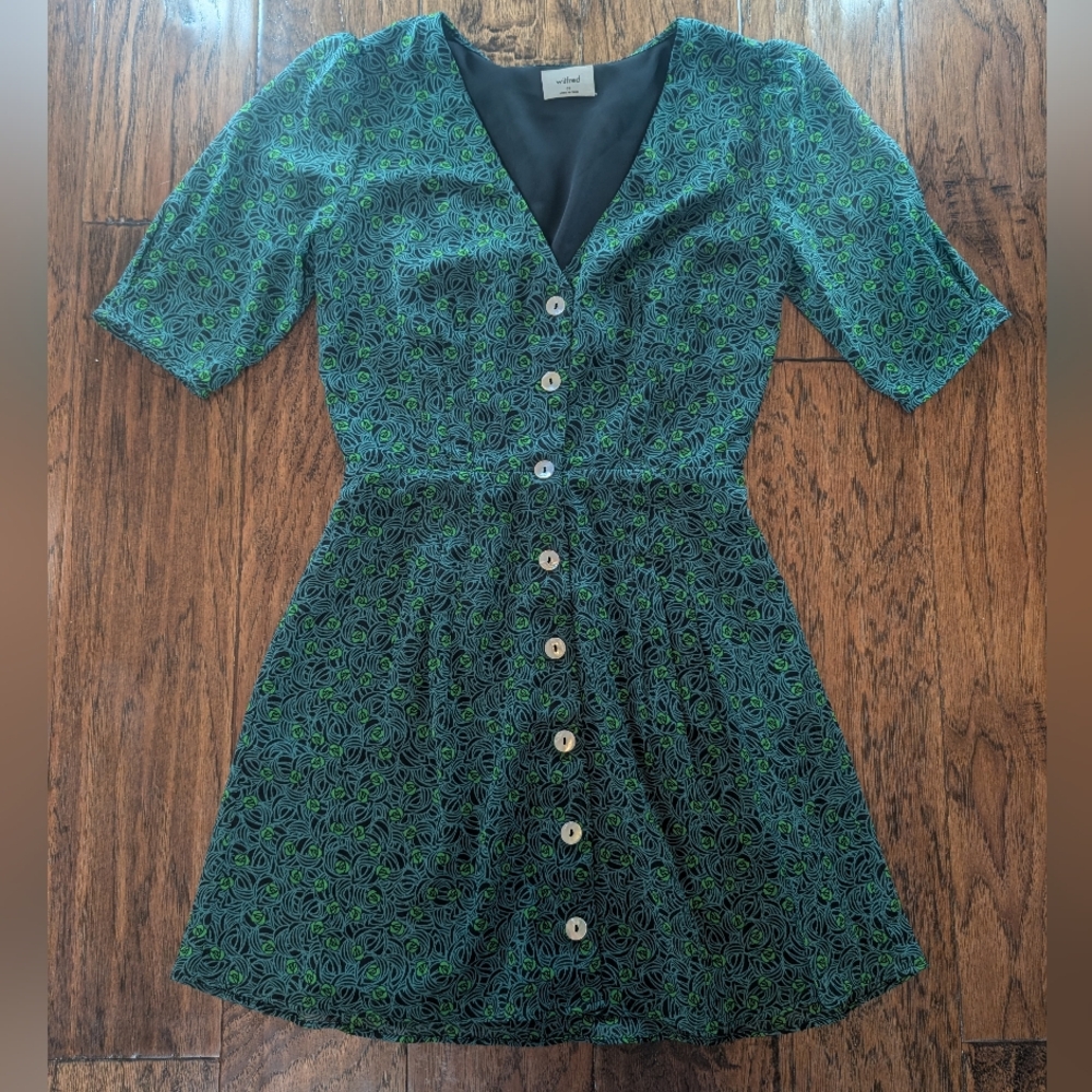 Wilfred Elegant Green V-Neck Dress - Picture 2 of 8